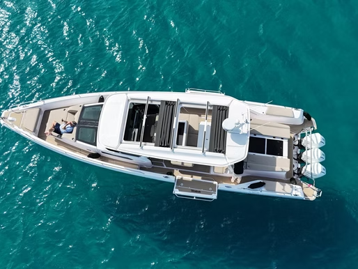 Location bateau journée à Saint-Tropez : comment organiser sa sortie en mer